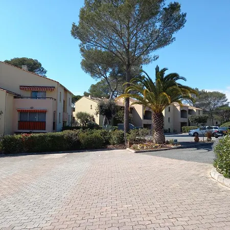 Lägenhet Les Hauts Du Golf Rez De Jardin Piscine Tennis