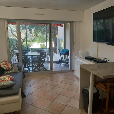 Lägenhet Les Hauts Du Golf Rez De Jardin Piscine Tennis