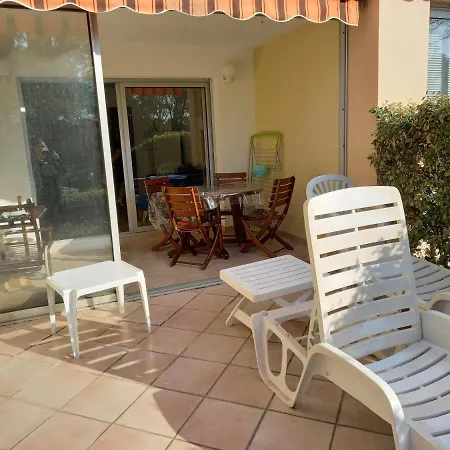 Les Hauts Du Golf Rez De Jardin Piscine Tennis Appartement *