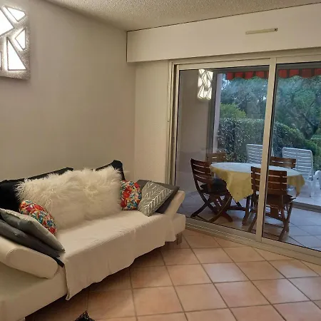 Apartmán Les Hauts Du Golf Rez De Jardin Piscine Tennis Saint-Raphaël