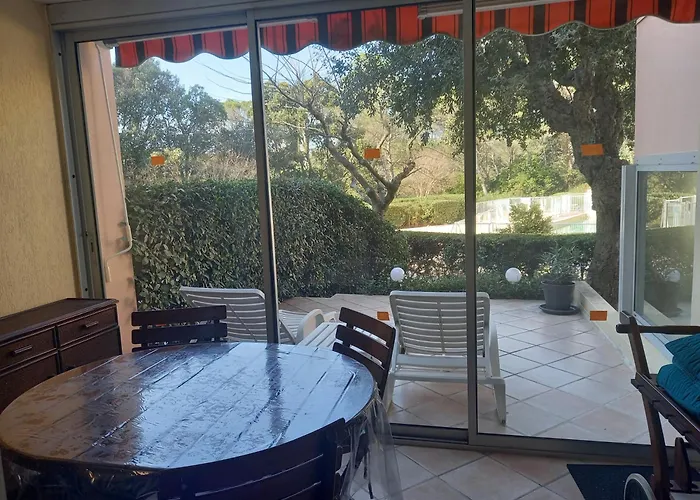 Apartmán Les Hauts Du Golf Rez De Jardin Piscine Tennis *